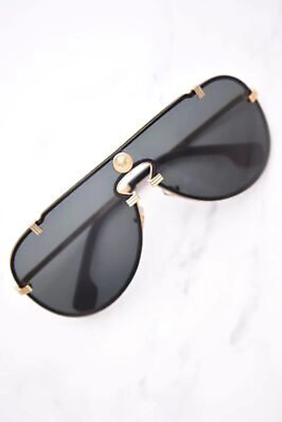 Pre-owned Versace Ve2243 100287 Sunglasses Men's Gold/dark Grey Pilot 43mm In Gray
