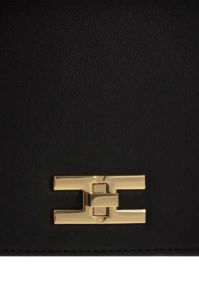 Elisabetta Franchi Borsa A Tracolla Nera Piccola Con Placca Logo In Black