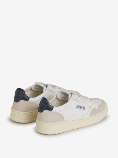 Shop Autry Medalist Low Sneakers In Blanc