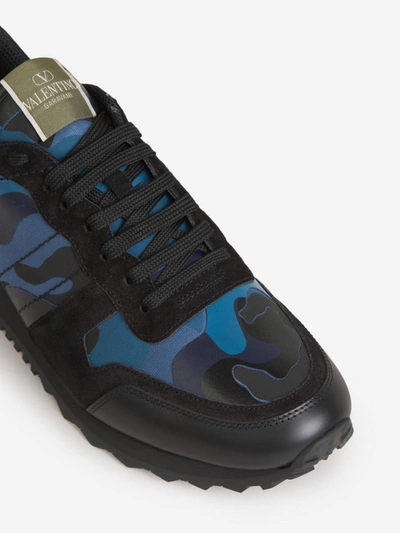 Shop Valentino Garavani Rockrunner Camouflage Sneakers In Blau Marí