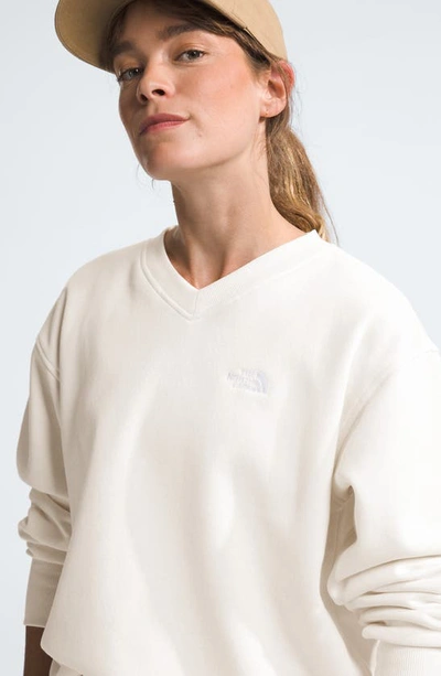 Shop The North Face Evolution V-neck Sweatshirt In White Dune