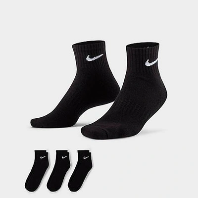 Shop Nike Everyday Cushioned Training Ankle Socks (3-pack) In Black/white
