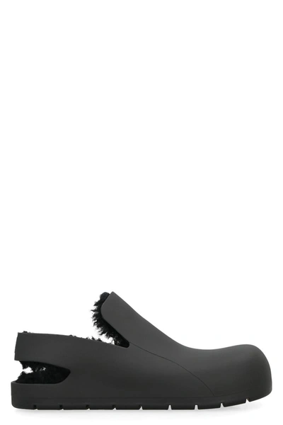 Shop Bottega Veneta Puddle In Shearling Slingback Sandals In Black