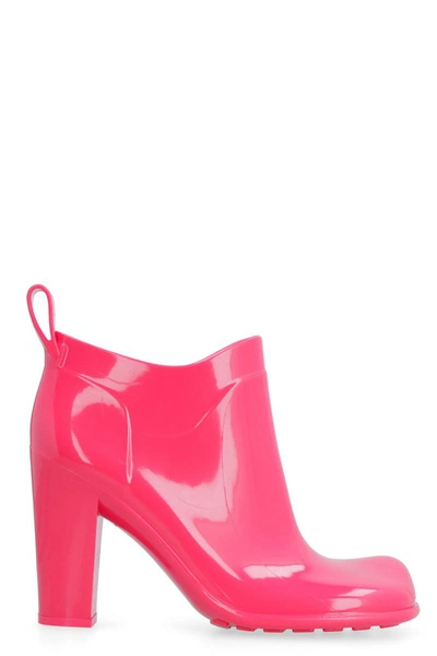 Shop Bottega Veneta Shine Ankle Boots In Fuchsia