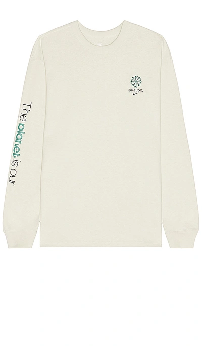 Shop Nike Sustainability Long-sleeve Max90 T-shirt In Sea Glass