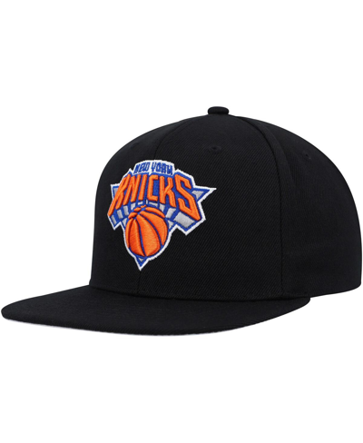 Mitchell & Ness Men's  Black New York Knicks Side Core 2.0 Snapback Hat In Black