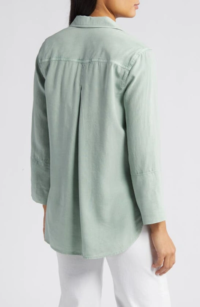 Shop Bella Dahl Shirttail Button-up Shirt In Oasis Green