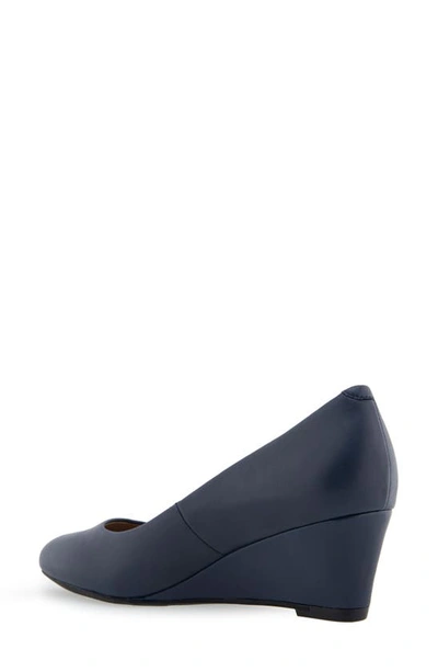 Aerosoles Iris Wedge Pump In Navy Leather
