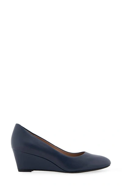 Aerosoles Iris Wedge Pump In Navy Leather