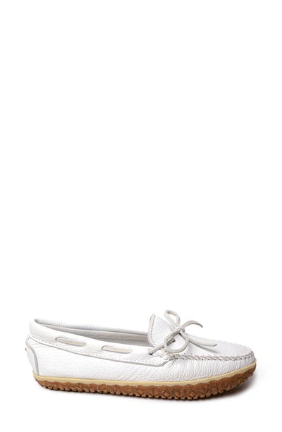 Minnetonka Deerskin Tread Slipper In White
