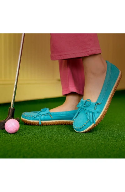 Minnetonka Loni Suede Slipper In Turquoise