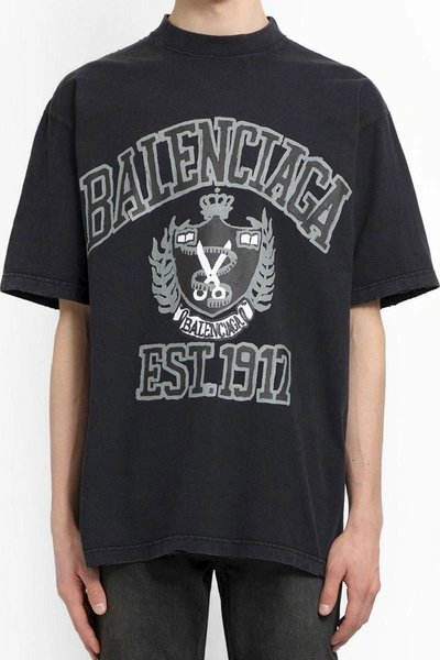 Shop Balenciaga T-shirts In Black