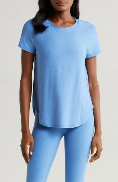 Beyond Yoga On The Down Low T-shirt In Sky Blue Heather