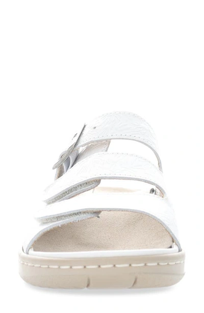Propét Breezy Walker Slide Sandal In White Onyx