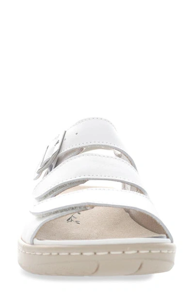 Propét Breezy Walker Sandal In White Onyx
