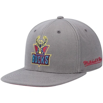 Shop Mitchell & Ness Charcoal Milwaukee Bucks Hardwood Classics 40th Anniversary Carbon Cabernet Fitted H