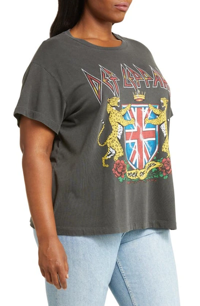 Shop Daydreamer Def Leppard Tour Cotton Graphic T-shirt In Pigment Black