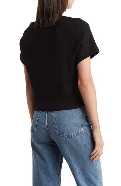Shop Good American Thermal Raglan Sleeve Crop T-shirt In Black001