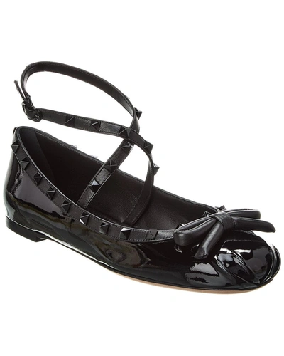 Shop Valentino Rockstud Patent Ballet Flat In Black