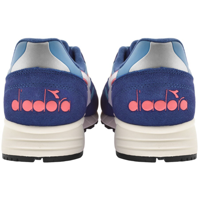 Shop Diadora N902 Trainers Blue