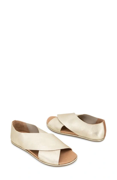 Gentle Souls By Kenneth Cole Laniey Sandal In Champagne