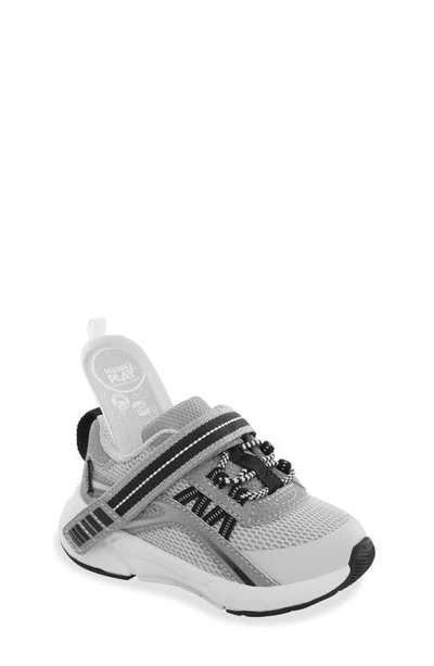 Stride Rite Kids' Made2play® Journey 3.0 Sneaker In Grey