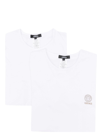 Shop Versace Set Aus Zwei T-shirts Mit Logo-print In White