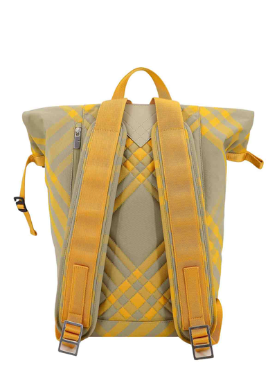 Shop Burberry Mochila - Beis In Beige