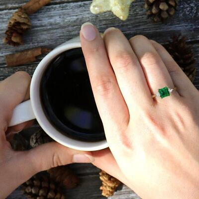 Pre-owned Pucci 2.4ct Pr Trillion 3 Stone Simulated Emerald Promise Wedding Ring 14k Yellow Gold