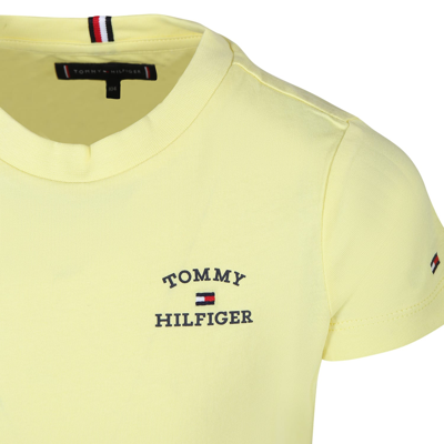 Shop Tommy Hilfiger T-shirt Jaune Pour Garçon Avec Logo In Yellow