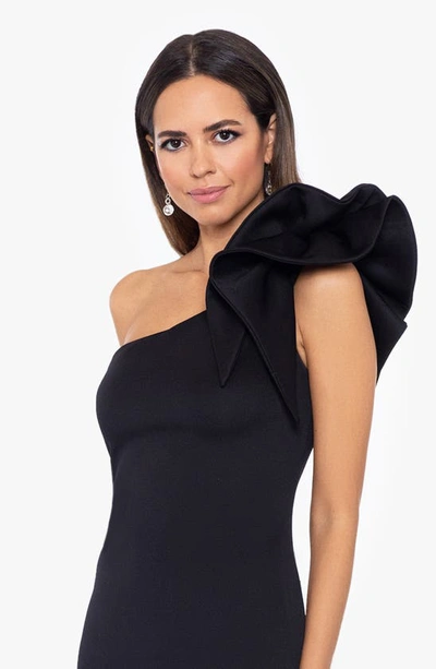 Betsy & Adam Petite Ruffle-shoulder Evening Gown In Black