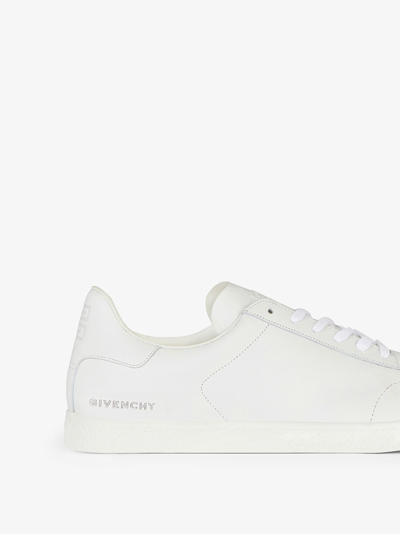 Shop Givenchy Sneakers Town In White