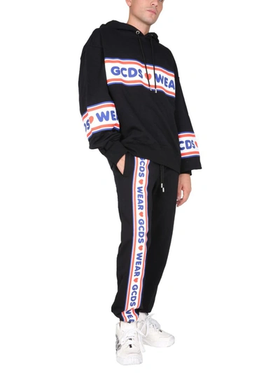 Gcds Jogging Pants With Cute Tape Logo Band In Black