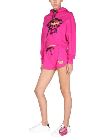 Versace Shorts With Greek Logo Patch In Fuchsia