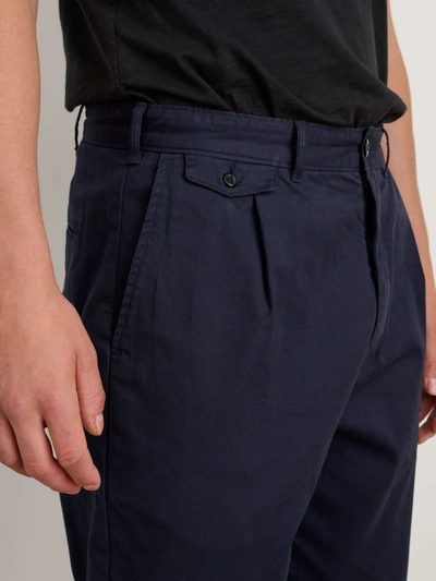 Shop Alex Mill Standard Pleated Pant In Chino In Dark Navy