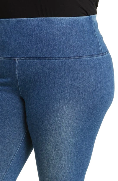 Lyssé Plus Size Stretch Denim Capri Pants In Midwash