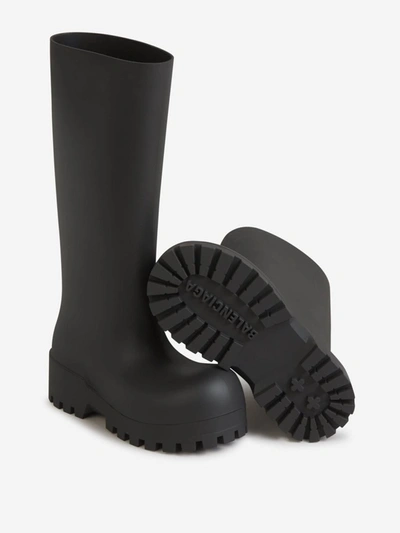 Shop Balenciaga Bulldozer Rain Boots In Negre