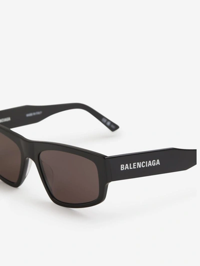 Shop Balenciaga Rectangular Sunglasses In Negre