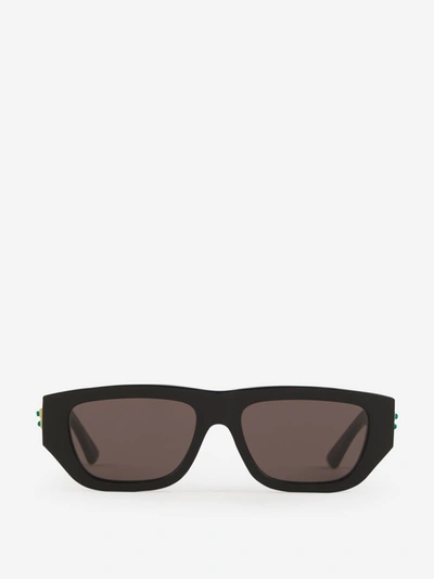 Shop Bottega Veneta Bolt Rectangular Sunglasses In Negre