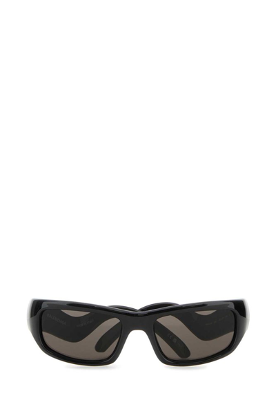 Shop Balenciaga Eyewear Hamptons Rectangle Sunglasses In Black