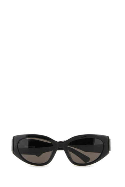 Shop Balenciaga Eyewear Bossy Round In Black