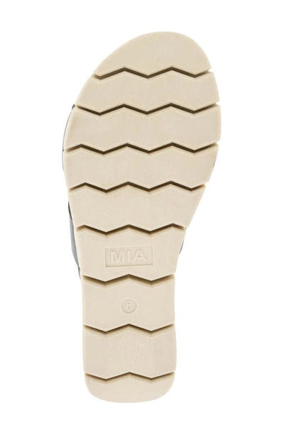 Mia Elori Slide Sandal In Black