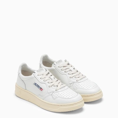 Autry Medalist Low-top Bicolor Leather Sneakers In White