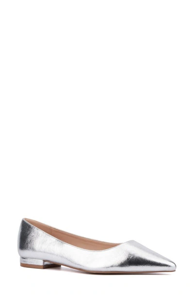 Shop Fashion To Figure Bailey Flat In Silver