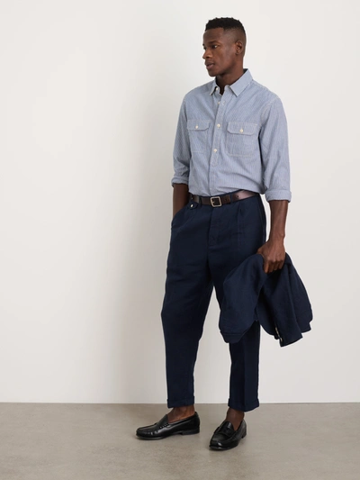 Shop Alex Mill Standard Pleated Pant In Linen In Navy