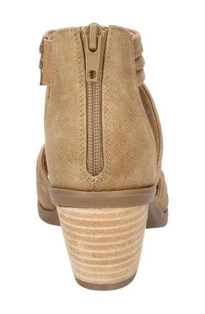 Bella Vita Women's Quinnell Block Heel Sandals In Natural