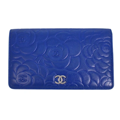 Pre-owned Chanel Camélia Blue Leather Wallet  ()
