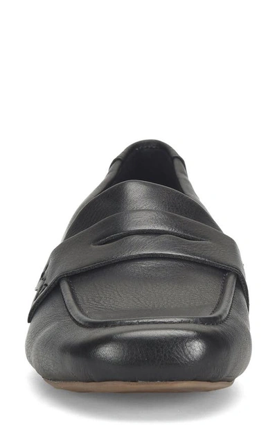 Korks Posie Penny Loafer In Black