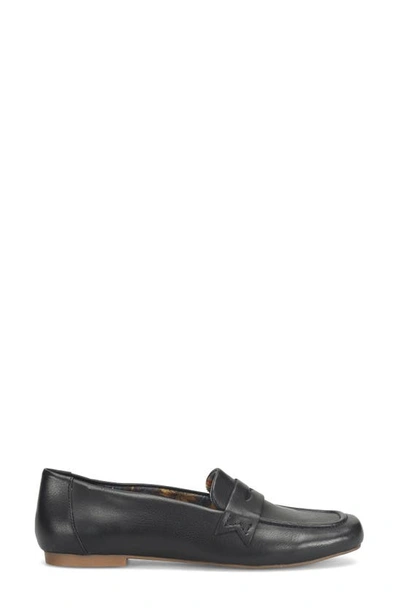 Korks Posie Penny Loafer In Black