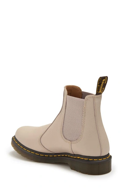 Dr. Martens' Damen 2976 Virginia Leder Chelsea Stiefel In Vintage Taupe Virginia